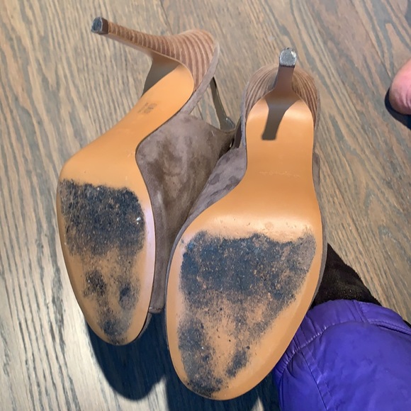 COACH Barely worn taupe suede sling back stilettos sz 9 - Picture 5 of 5